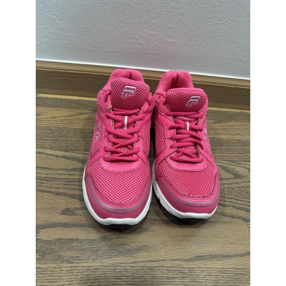 Fila Sport Soar 2  Women's size 8.5 Hot Pink ‎ Silver RUNNING WALKING Tennis